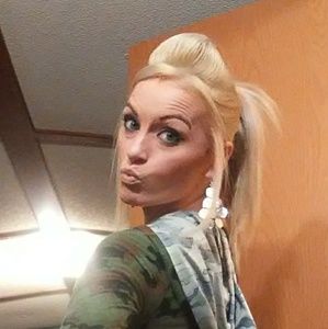 Meet your Posher, Lakin